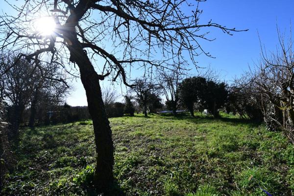 Maison Le Pallet 4 P . 3 Chs . 84 M² . T 327 M²