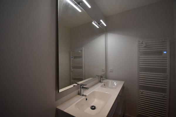 Maison Le Pallet 4 P . 3 Chs . 84 M² . T 327 M²