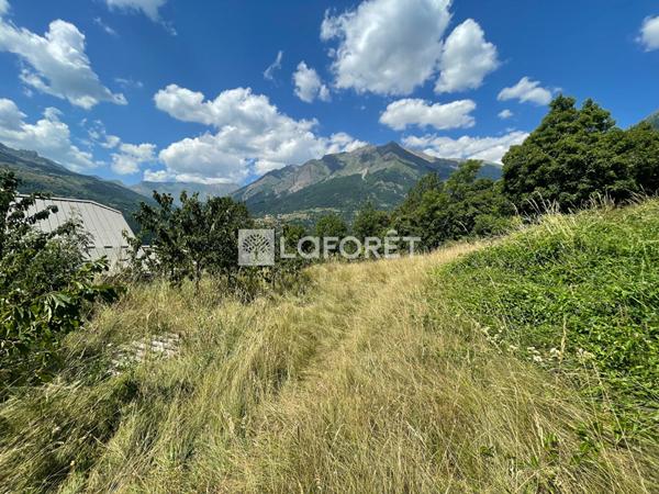 Achat terrain Puy-Saint-Eusèbe - 797 m² - 152 000 €