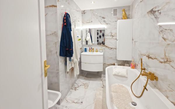 Appartement à vendre    5 pièces • 127 m2 Nice