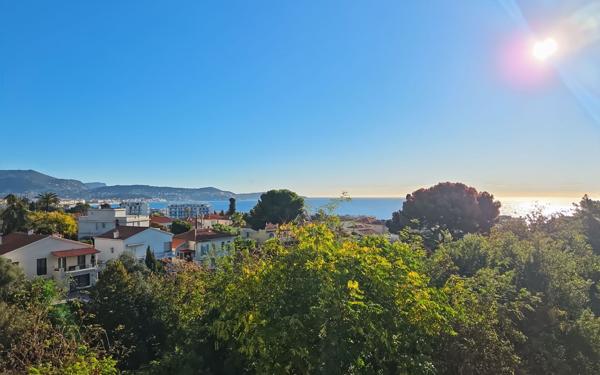 Appartement à vendre    5 pièces • 127 m2 Nice