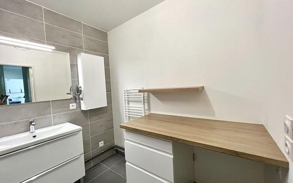 Appartement à vendre    3 pièces • 62,01 m2 Villeurbanne