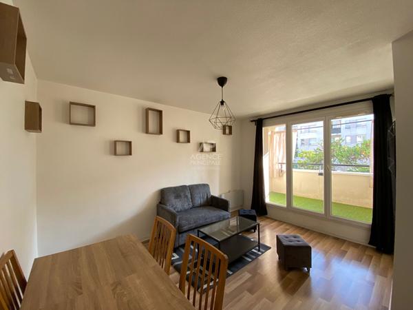 Appartement Cergy 2 pièce(s) 35.80 m2 Loyer 930 €/mois charges comprises **  - Référence  MG11301