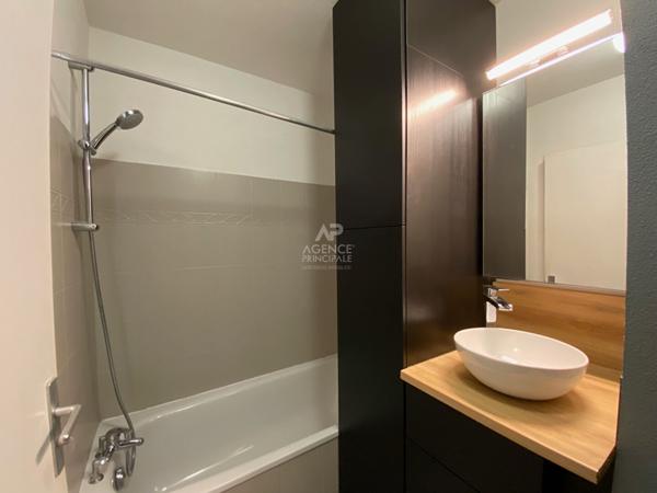 Appartement Cergy 2 pièce(s) 35.80 m2 Loyer 930 €/mois charges comprises **  - Référence  MG11301