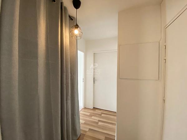 Appartement Cergy 2 pièce(s) 35.80 m2 Loyer 930 €/mois charges comprises **  - Référence  MG11301