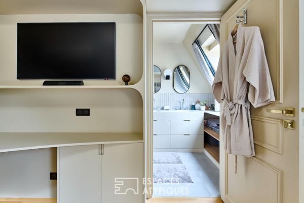 Dernier étage d’exception entièrement meublé et rénové proche Parc Monceau