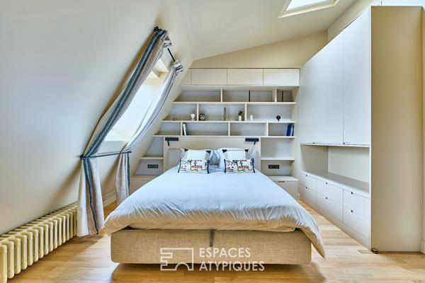 Dernier étage d’exception entièrement meublé et rénové proche Parc Monceau