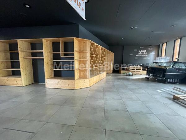 Magnifique local commercial 350 m2 haute ville