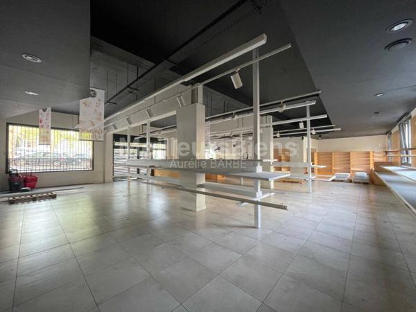Magnifique local commercial 350 m2 haute ville