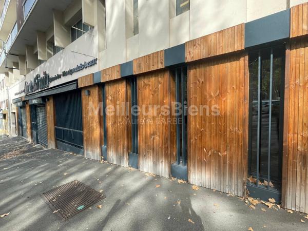 Magnifique local commercial 350 m2 haute ville