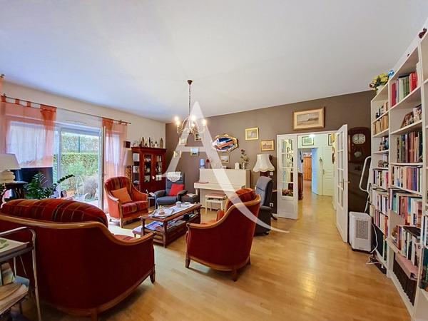 À VENDRE - MASSY ATLANTIS - APPARTEMENT FAMILIAL 5 PIÈCES 105.75m² AVEC JARDIN PRIVATIF, TERRASSE, DOUBLE STATIONNEMENT ET CAVE