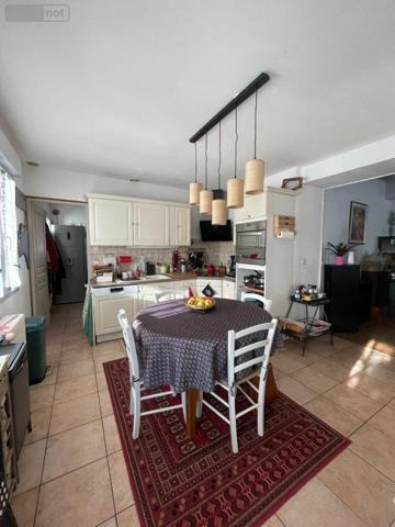 Maison de ville à louer à Beaumont-les-Autels dans l'Eure-et-Loir (28480), ref : 230601LOC