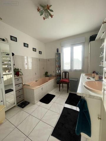 Maison de ville à louer à Beaumont-les-Autels dans l'Eure-et-Loir (28480), ref : 230601LOC