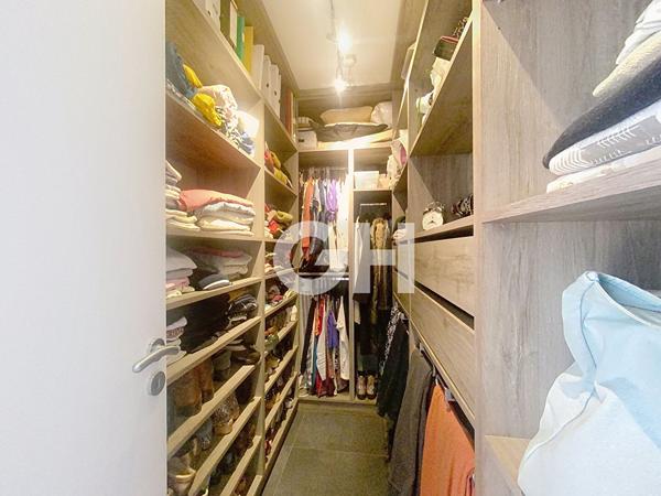 3 pièces avec balcon en étage élevé