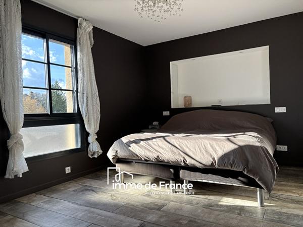 Appartement de standing avec terrasse, garage et parking