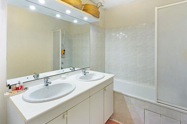 APPARTEMENT canclaux-copernic type 3 , terrasse et parking.,  
Nantes 44100