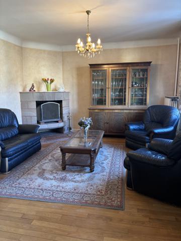 Maison 6 pièces AURILLAC (15) avec grand jardin et terrasse