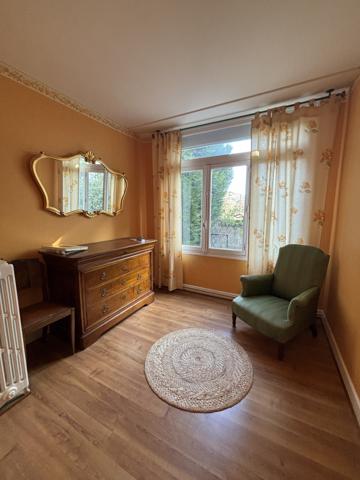 Maison 6 pièces AURILLAC (15) avec grand jardin et terrasse