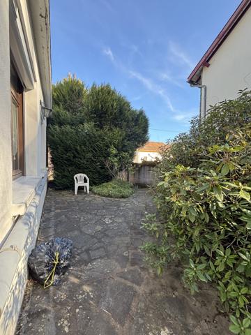 Maison 6 pièces AURILLAC (15) avec grand jardin et terrasse