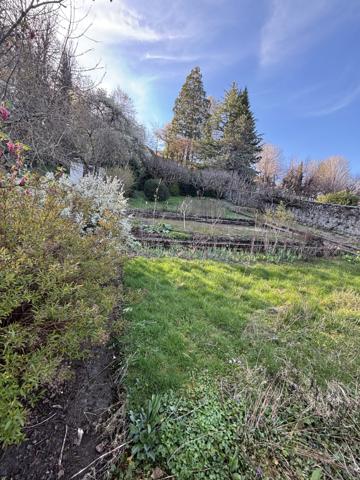 Maison 6 pièces AURILLAC (15) avec grand jardin et terrasse