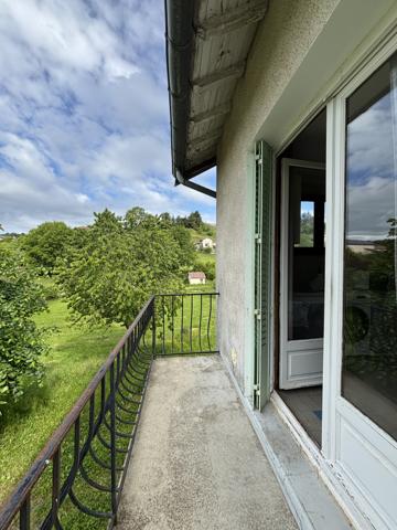 Maison 5 pièces VEZAC (15130) avec grand terrain et garages
