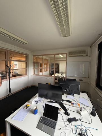 A LOUER - ISLE - Bureaux PMR - 100 m² avec 4 places de parking
