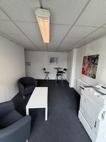 A LOUER - ISLE - Bureaux PMR - 100 m² avec 4 places de parking