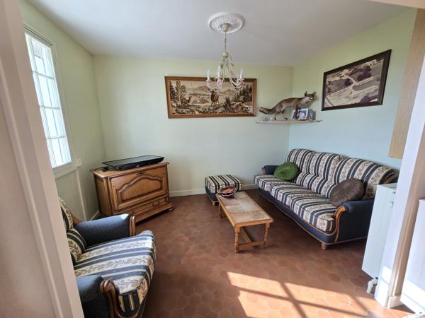 Maison sur sous-sol avec jardin – Gastines