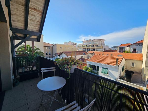 Appartement T3 75 m² traversant en plein centre-ville ! , Arcachon