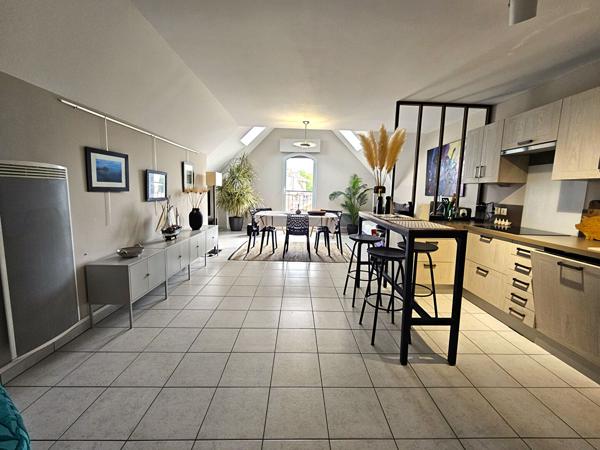 Appartement T3 75 m² traversant en plein centre-ville ! , Arcachon