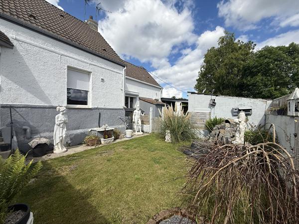 Maison semi mitoyenne - 6 pièce(s) -122 m² - ARQUES