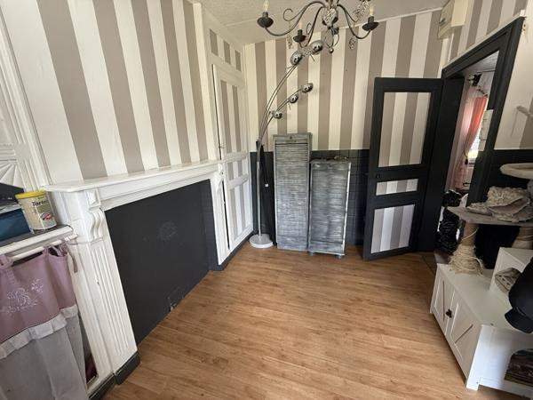 Maison semi mitoyenne - 6 pièce(s) -122 m² - ARQUES