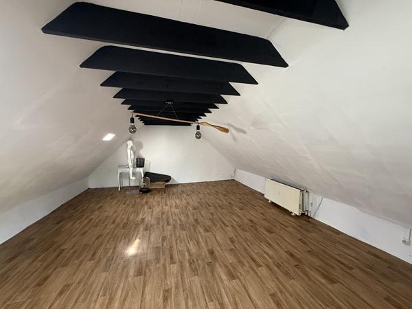 Maison semi mitoyenne - 6 pièce(s) -122 m² - ARQUES