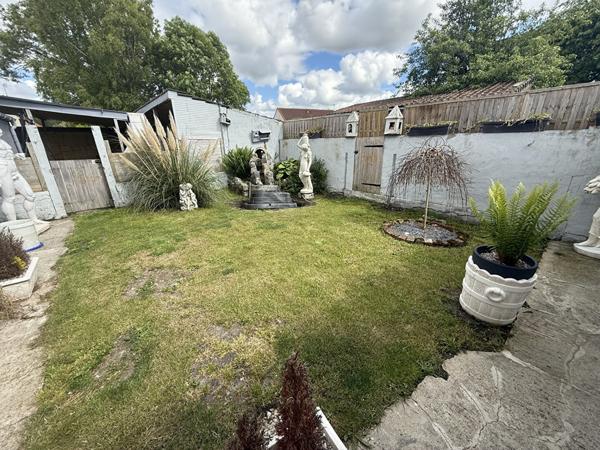 Maison semi mitoyenne - 6 pièce(s) -122 m² - ARQUES