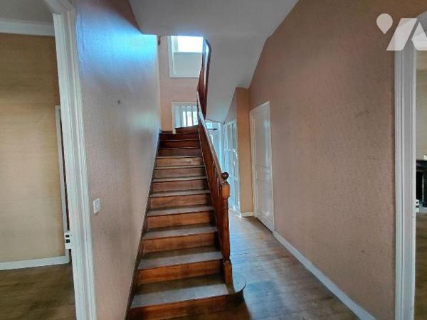 Maison bourgeoise 10 pièces à vendre à PONTIVY (56300) - Centre-ville historique
Maison 10 piè...