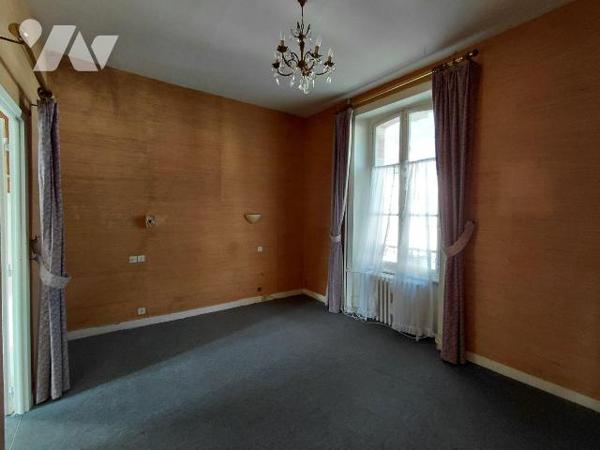 Maison bourgeoise 10 pièces à vendre à PONTIVY (56300) - Centre-ville historique
Maison 10 piè...