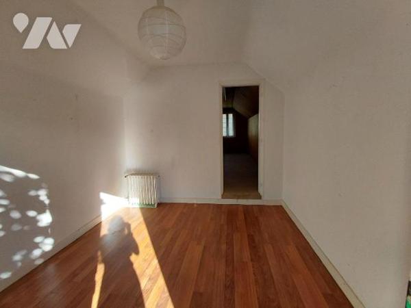 Maison bourgeoise 10 pièces à vendre à PONTIVY (56300) - Centre-ville historique
Maison 10 piè...