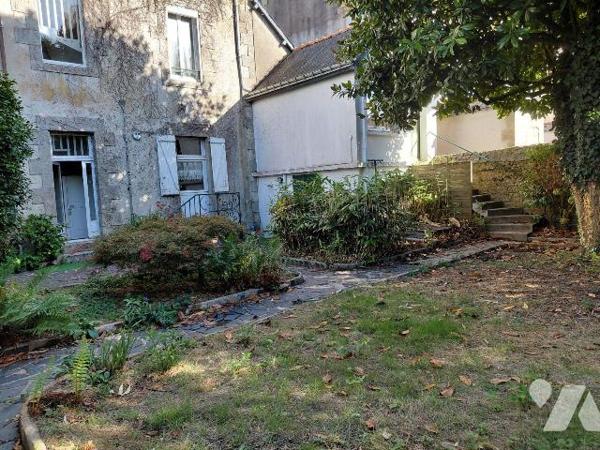 Maison bourgeoise 10 pièces à vendre à PONTIVY (56300) - Centre-ville historique
Maison 10 piè...