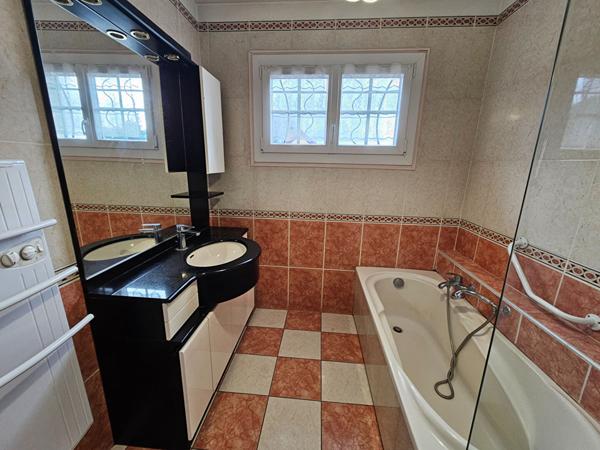 PAVILLON FAMILIAL PROCHE CENTRRE VILLE DE LA FLECHE