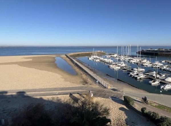 ARCACHON 1ère ligne ! Vue exceptionnelle sur le Bassin ! T4 de 126 m2, terrasse, 2 parkings !