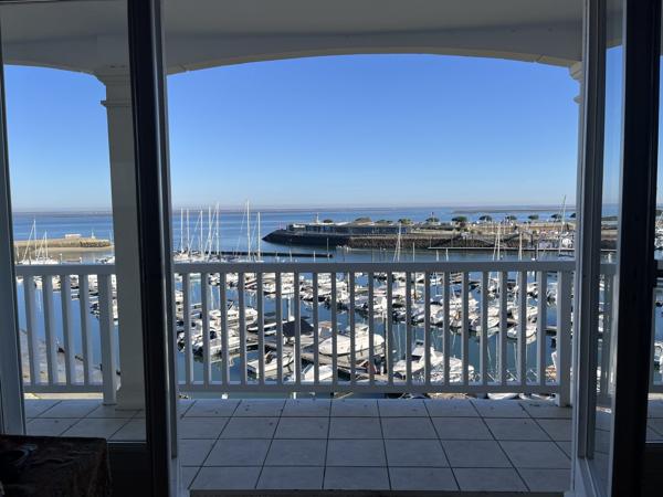 ARCACHON 1ère ligne ! Vue exceptionnelle sur le Bassin ! T4 de 126 m2, terrasse, 2 parkings !