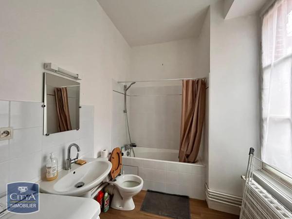 Appartement à louer 2 pièces 54.68m² Laval (53000)