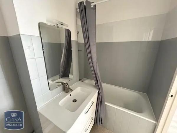 Appartement à louer 1 pièce 32.44m² Saint-Sébastien-sur-Loire (44230)