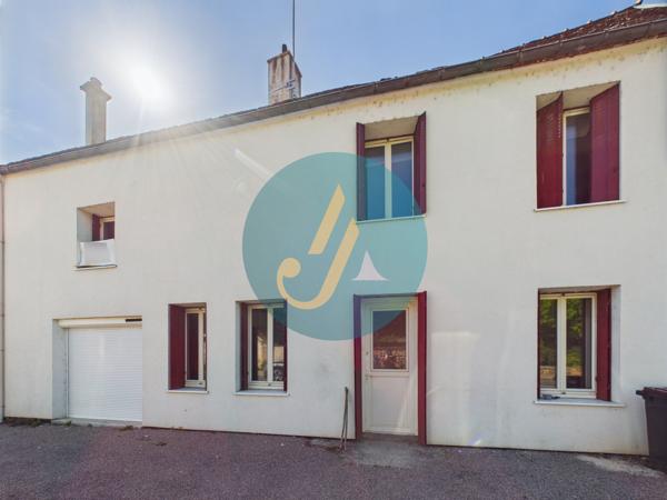 Saint-Amand-en-Puisaye (58310) Maison de village 130m2 avec 4 chambres proche centre bourg