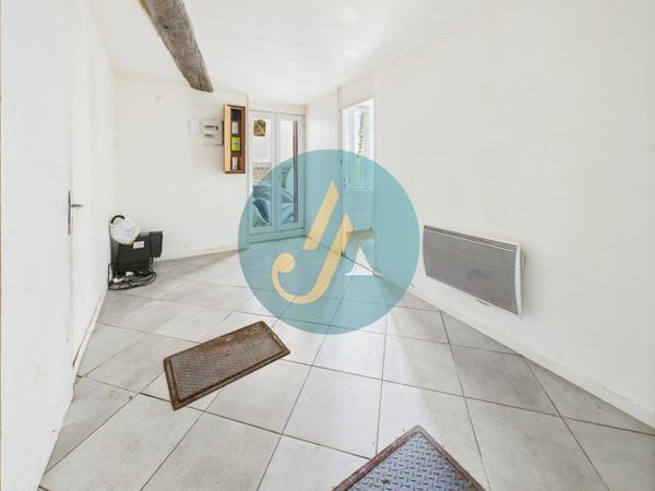 Saint-Amand-en-Puisaye (58310) Maison de village 130m2 avec 4 chambres proche centre bourg