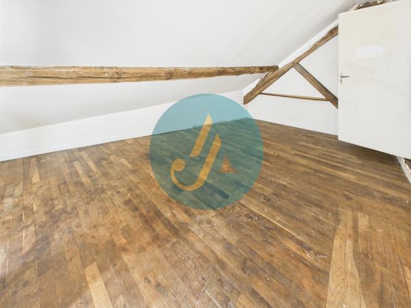 Saint-Amand-en-Puisaye (58310) Maison de village 130m2 avec 4 chambres proche centre bourg