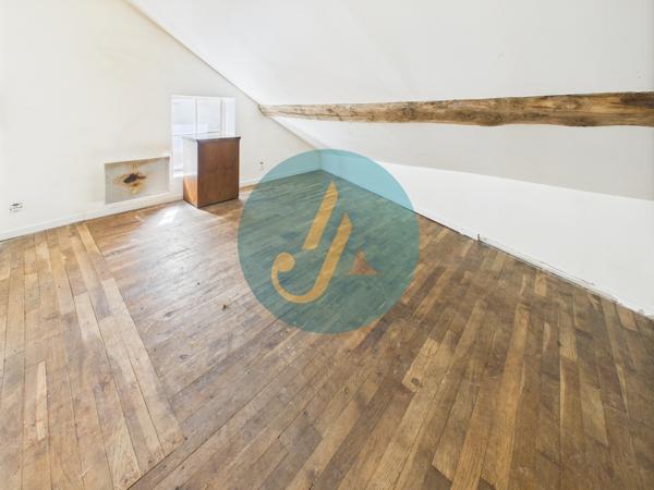 Saint-Amand-en-Puisaye (58310) Maison de village 130m2 avec 4 chambres proche centre bourg