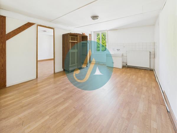 Saint-Amand-en-Puisaye (58310) Maison de village 130m2 avec 4 chambres proche centre bourg