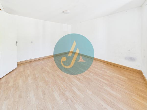 Saint-Amand-en-Puisaye (58310) Maison de village 130m2 avec 4 chambres proche centre bourg