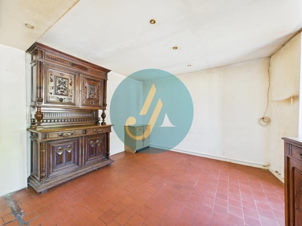 Saint-Amand-en-Puisaye (58310) Maison de village 130m2 avec 4 chambres proche centre bourg